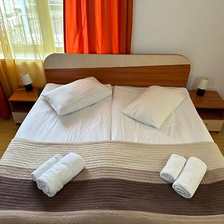 Restaurant Motel Dolorean Сачеле Екстер'єр фото