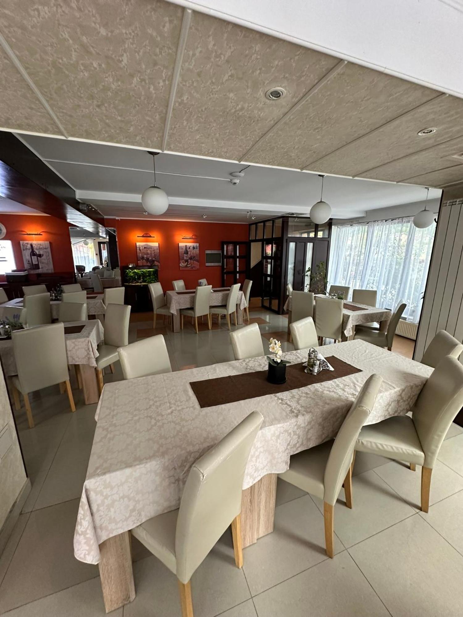 Restaurant Motel Dolorean Сачеле Екстер'єр фото