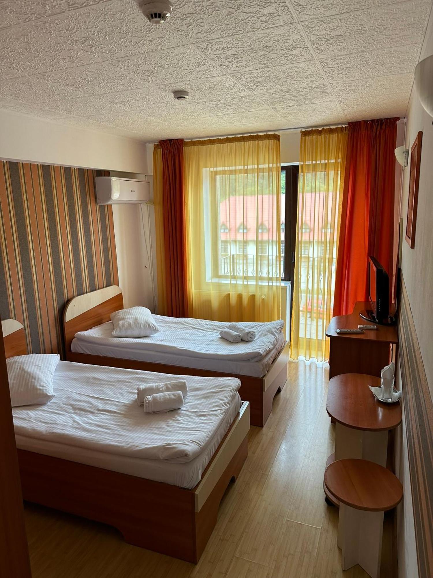 Restaurant Motel Dolorean Сачеле Екстер'єр фото
