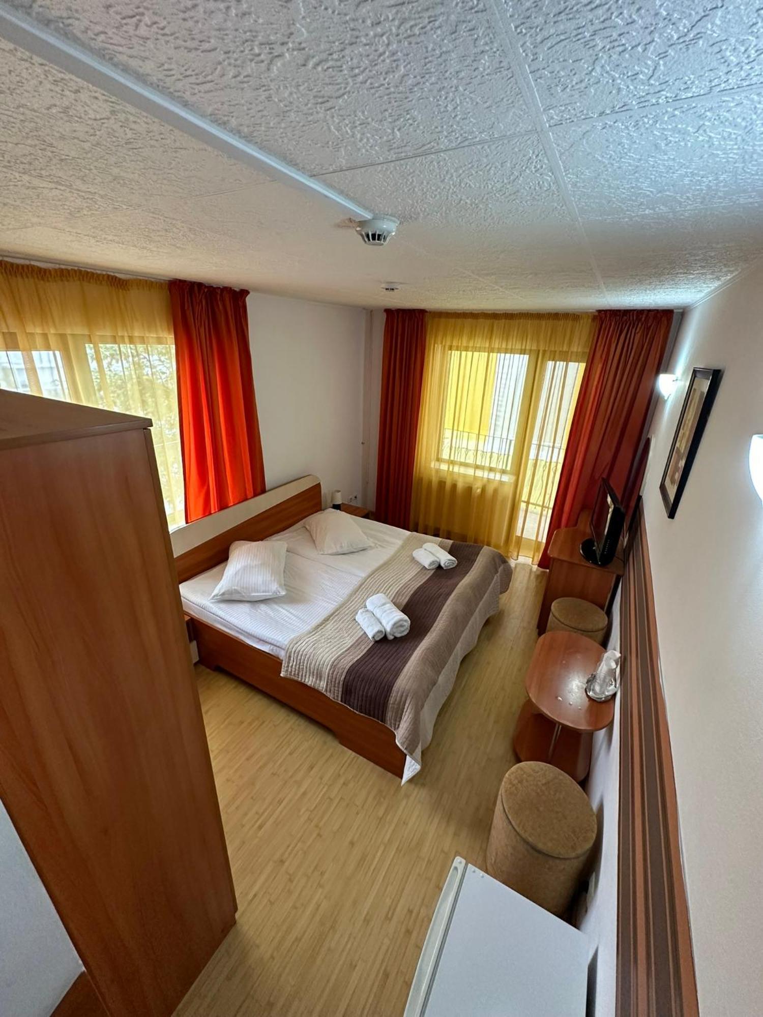 Restaurant Motel Dolorean Сачеле Екстер'єр фото